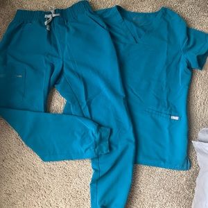 Figs size M blue scrub set